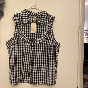 Cute sleeveless top in seer sucker gingham